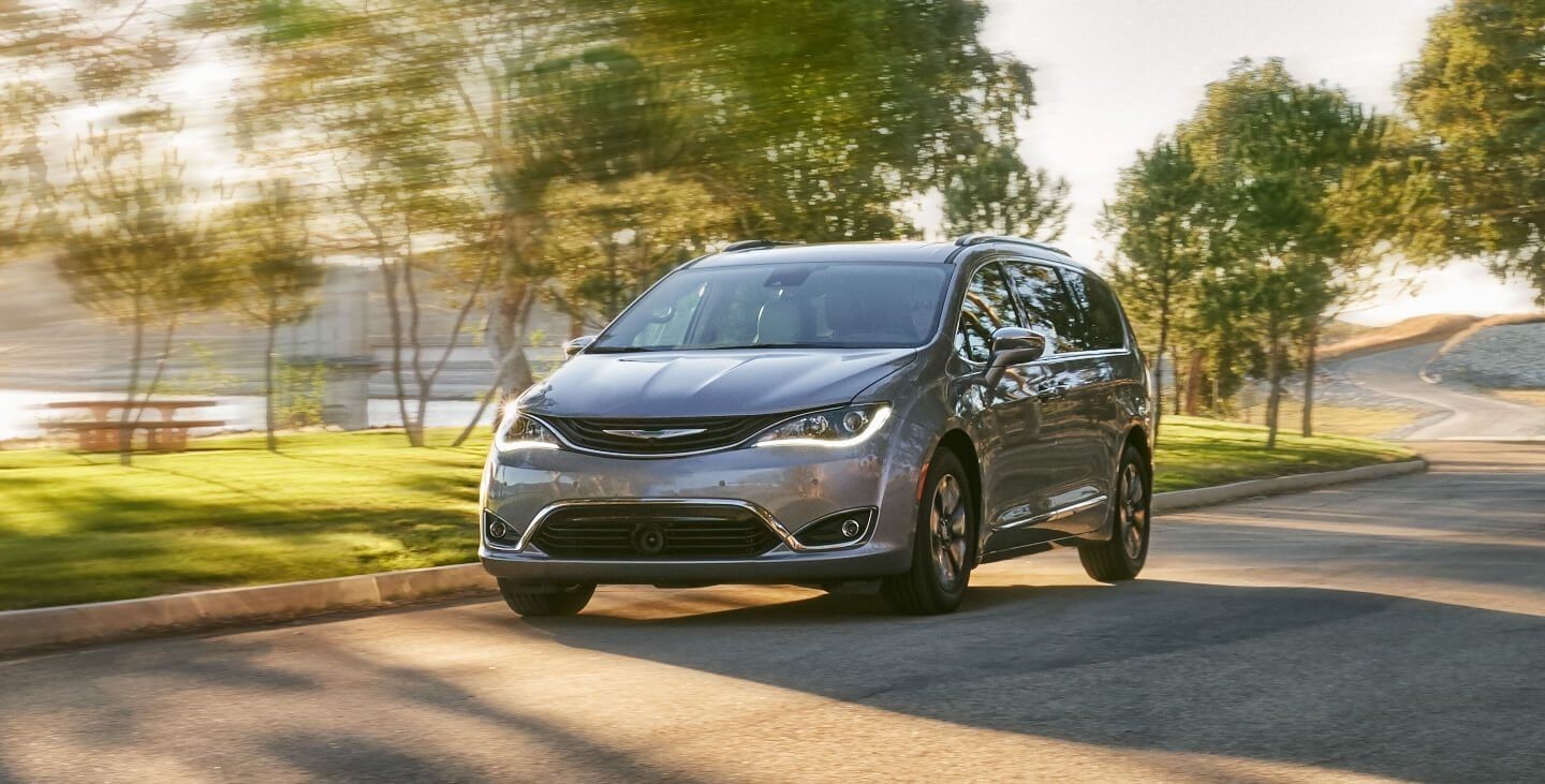 Chrysler Pacifica Touring L lease - photo 1