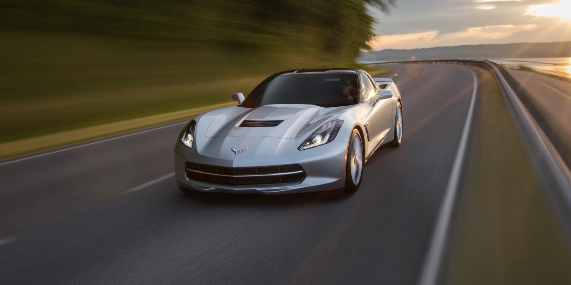 CHEVROLET CORVETTE FRONT VIEW IN THE MOTION
