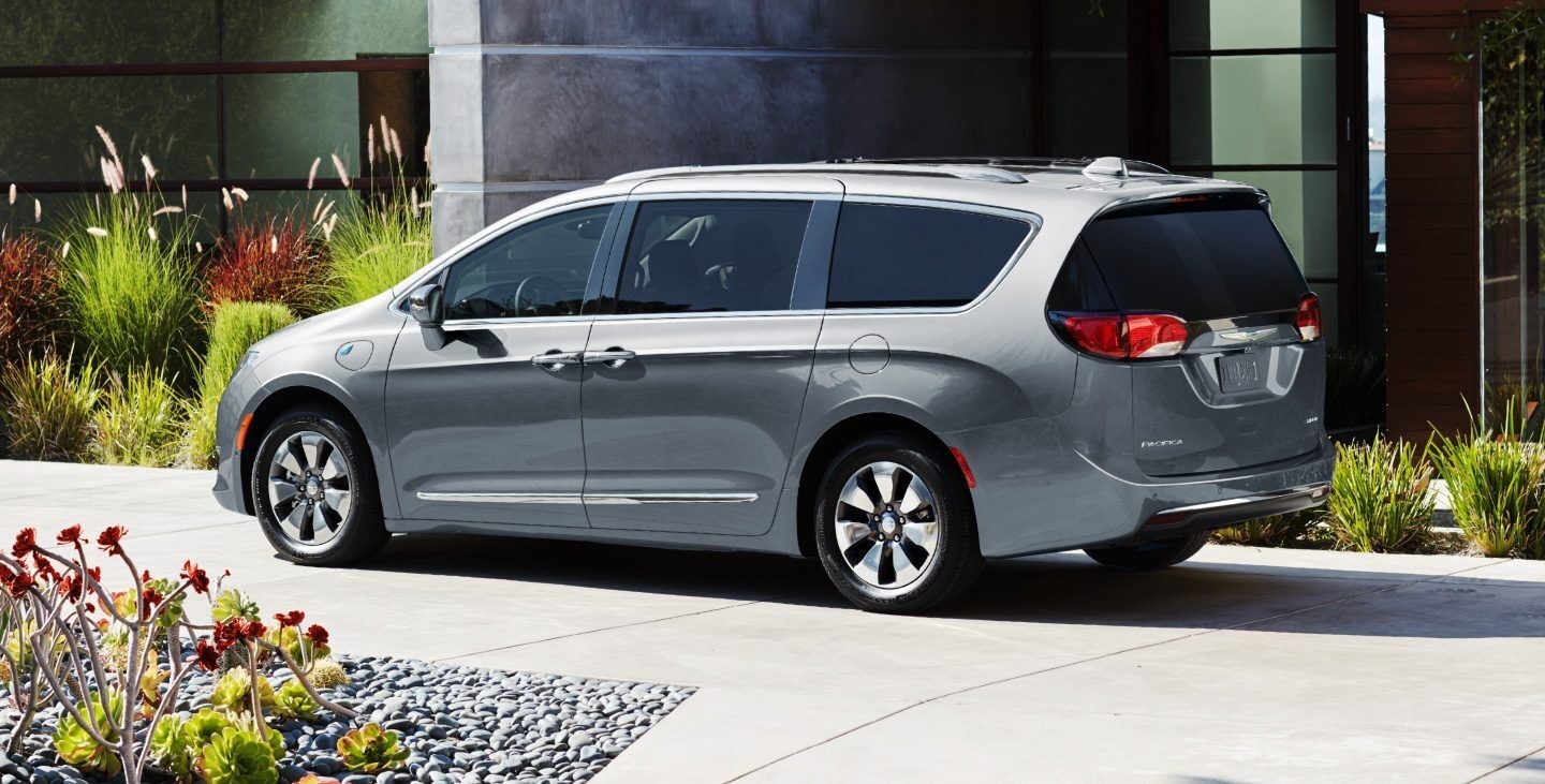 Chrysler Pacifica Touring L lease - photo 2