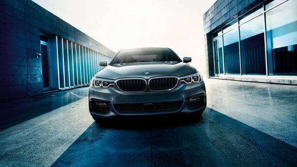 BMW 5 Series photo 4