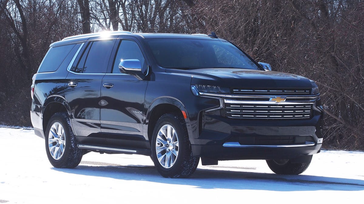 CHEVROLET TAHOE front profile in snowy weather