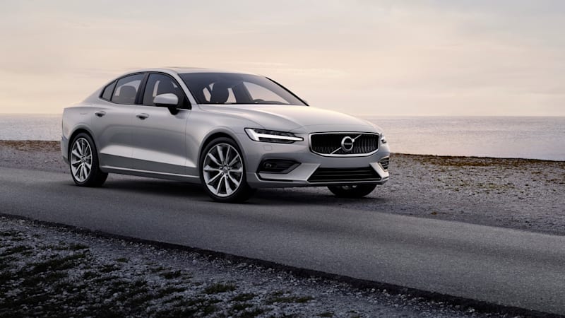 VOLVO S60 T5 MOMENTUM front anular view