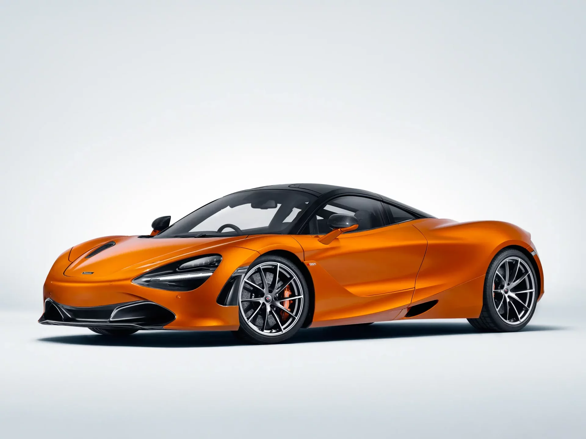 McLaren 720S photo 1