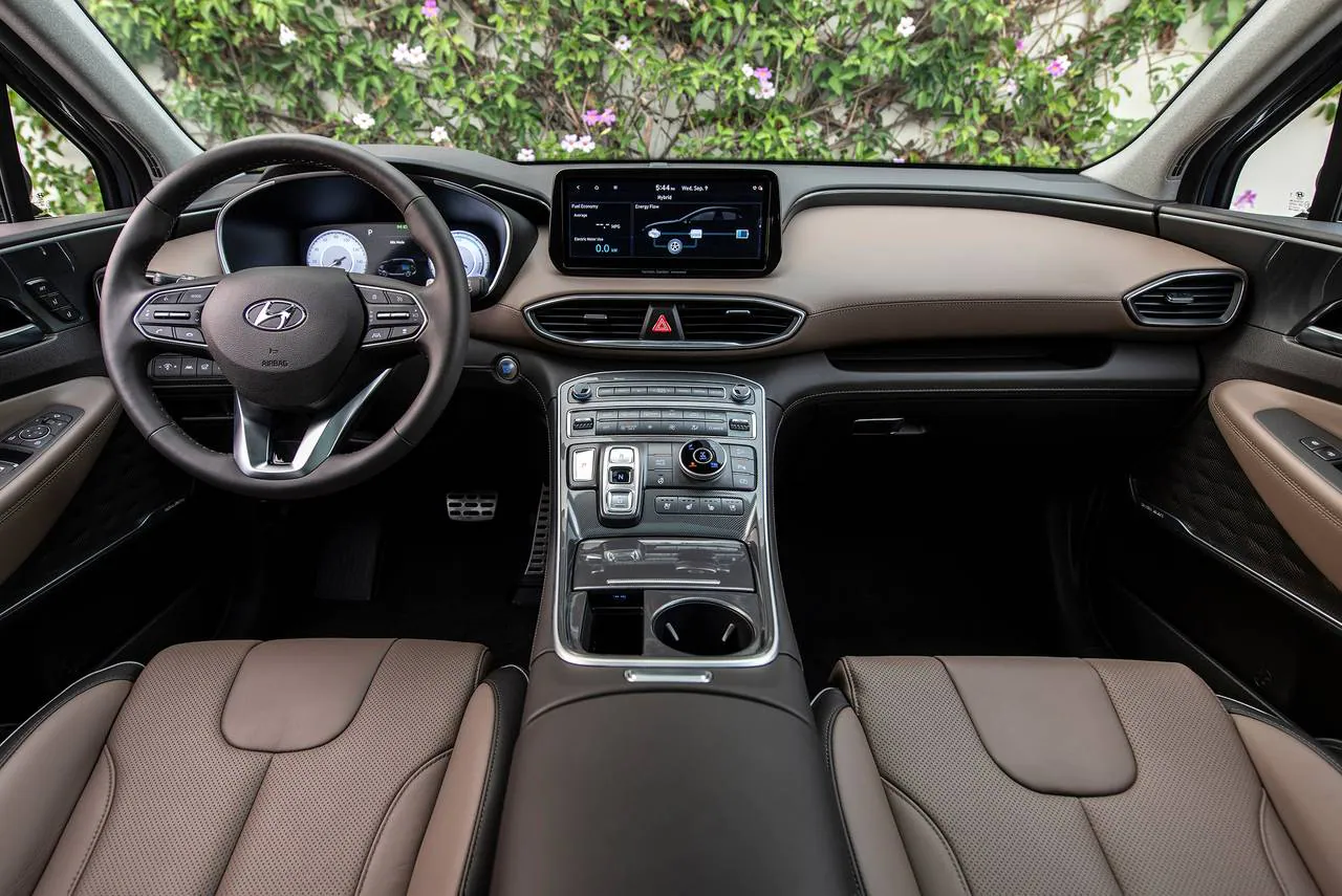 interior front panel Hyundai Santa Fe Hybrid SUV