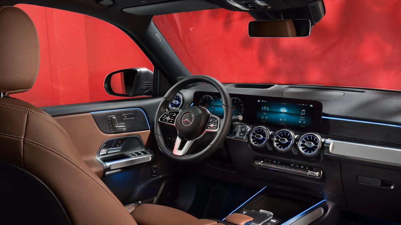 Mercedes-Benz GLB-Class interior steering wheel front seats