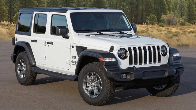 Jeep Wrangler Rubicon front angular in them mountains