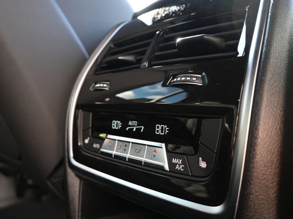 2025 BMW X7 lease deals - interior
