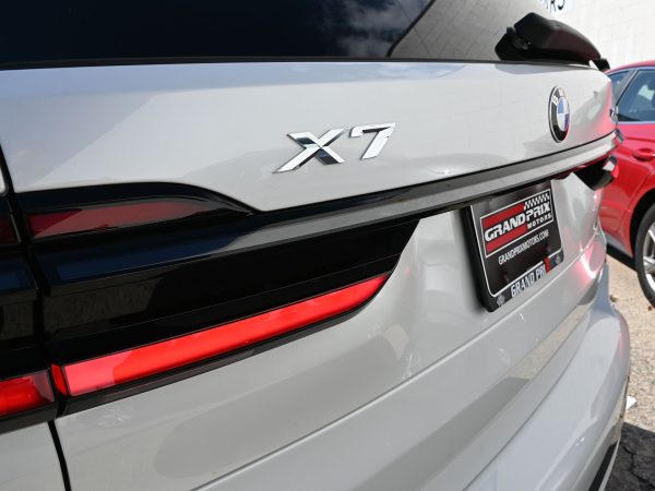2025 BMW X7 lease deals