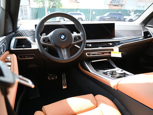 2025 BMW X7 lease deals - interior
