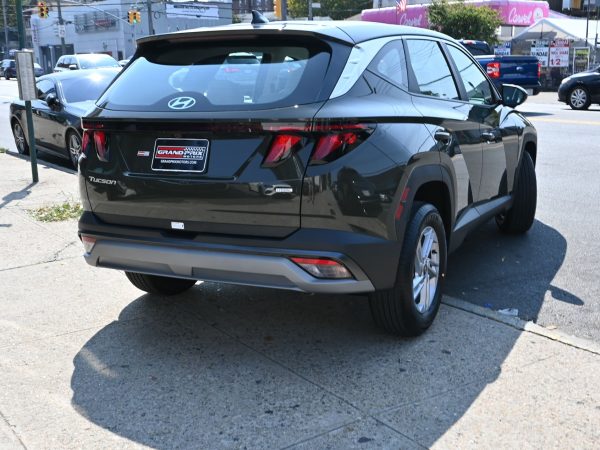Photos of 2025 Hyundai Tucson exterior, interior, dashboard, and rear view