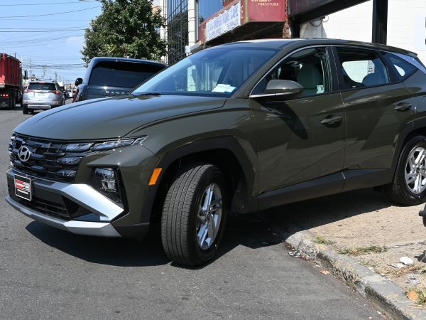 Photos of 2025 Hyundai Tucson exterior, interior, dashboard, and rear view